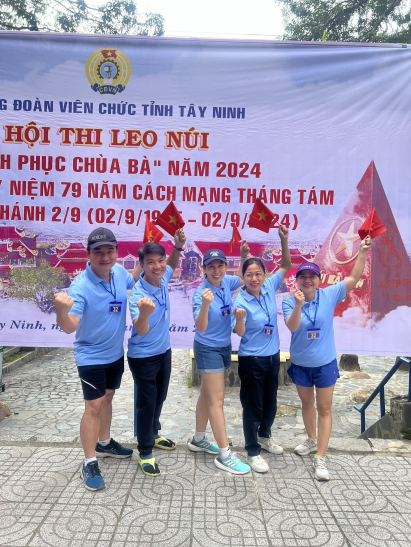 Công đoàn cơ sở Quỹ Đầu tư phát triển Tây Ninh tham gia giải leo núi “Chinh phục chùa Bà” năm 2024